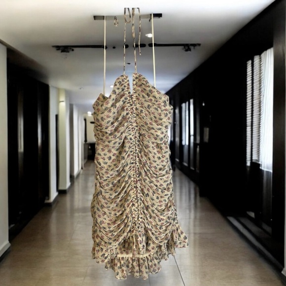 ZARA Summer Halter Cream Floral Dress
Love shack fancy inspired - Picture 3 of 15